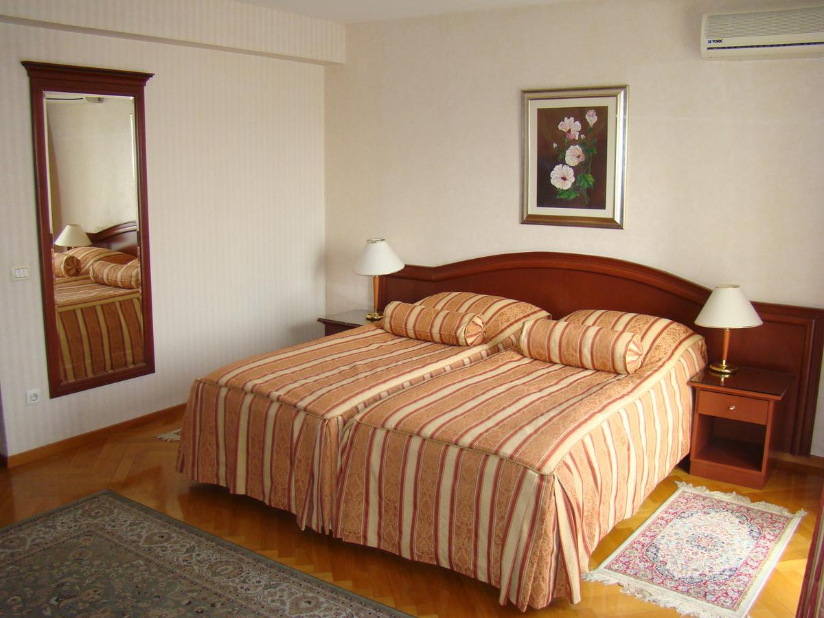 אוסילק Hotel Vila Ariston מראה חיצוני תמונה